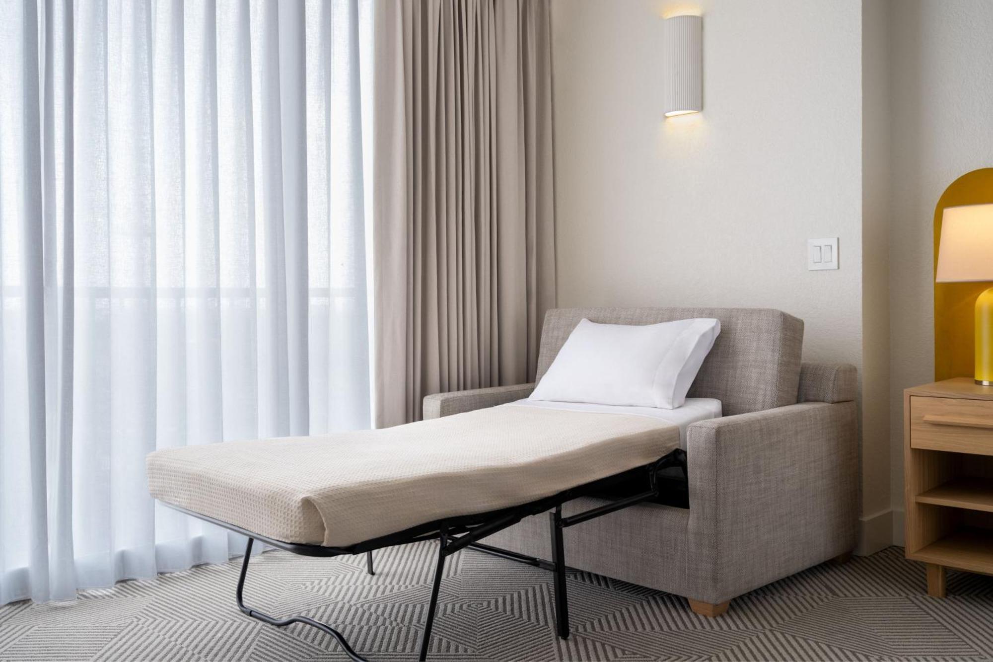 Queen Room Sofa Bed City View High Floor